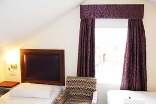 Отели типа «постель и завтрак» St. Judes Lodge B&B Голуэй Трехместный номер-9